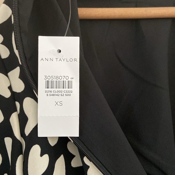 Ann Taylor- Heart Mock Neck Shift Dress - Picture 12 of 14